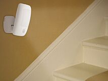 Lampka LED z czujnikiem ruchu i zmierzchowym 3xAA Lampka LED z czujnikiem ruchu i zmierzchowym 3xAA