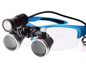 Lupa okularowa 3,5x odległość pracy 35-42cm z dodatkowym oświetleniem LED Lupa okularowa 3,5x odległość pracy 35-42cm z dodatkowym oświetleniem LED